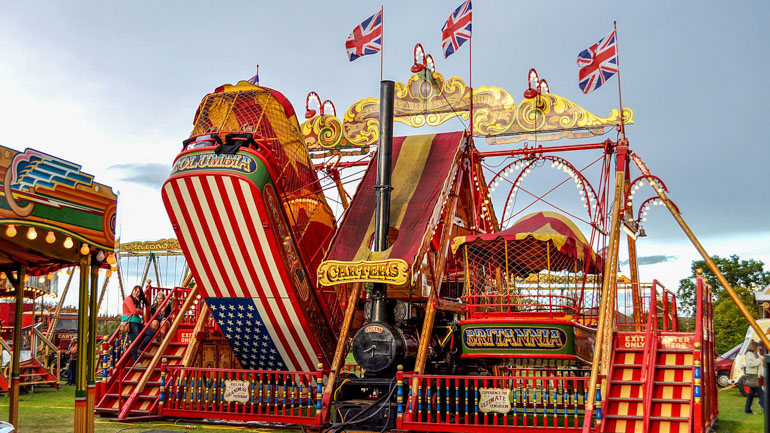 steam yacht fairground rides